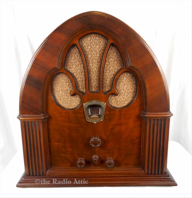 Philco 70 "Baby Grand" Cathedral (1931)