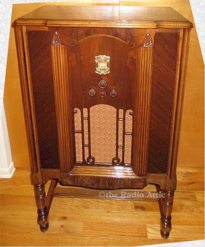 Philco 89 Lowboy (1933)