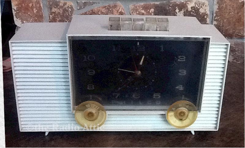 Philco G755-124 Clock Radio (1959)