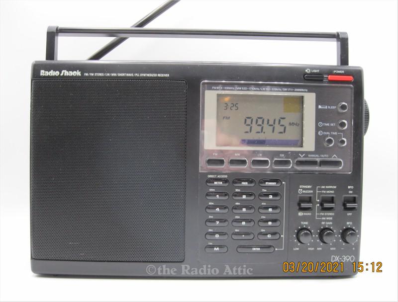 Radio Shack DX-390 Portable Shortwave Receiver (1992/93)