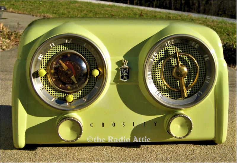 Crosley D-25CE "Dashboard" clock radio (1953)