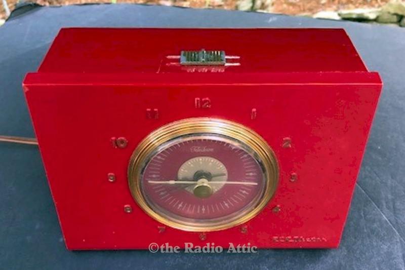 RCA 2-C-513 Clock Radio (1952)