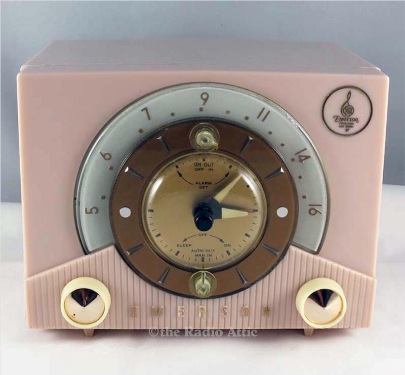 Emerson 724-D Clock Radio (1953)