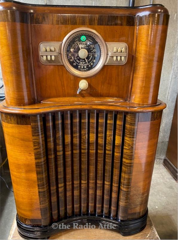 Zenith 8-S-463 Console (1940)